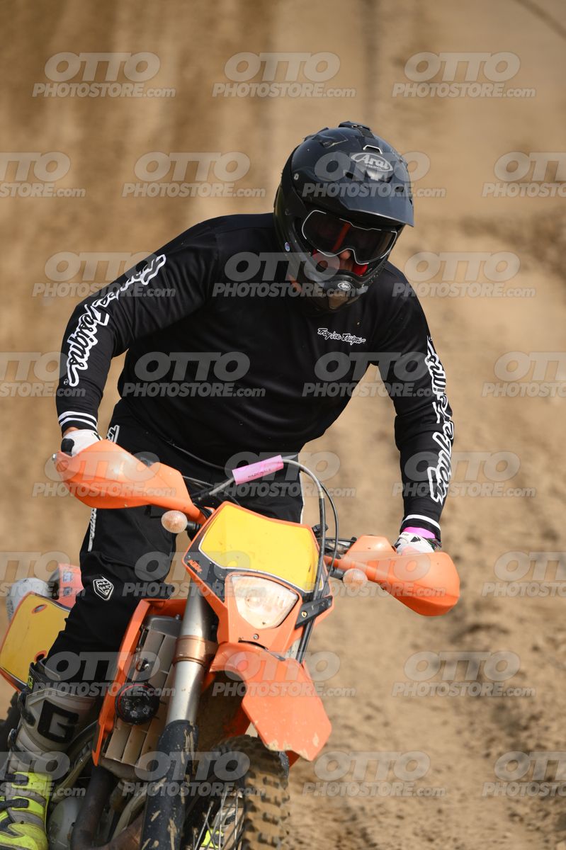 KTM EXC ORANGE - BLACK SUIT WITH WHITE GRAPHICS - BLACK HELMET WITH GOGGLES - FLUO YELLOW BOOTS · DSH_0402
