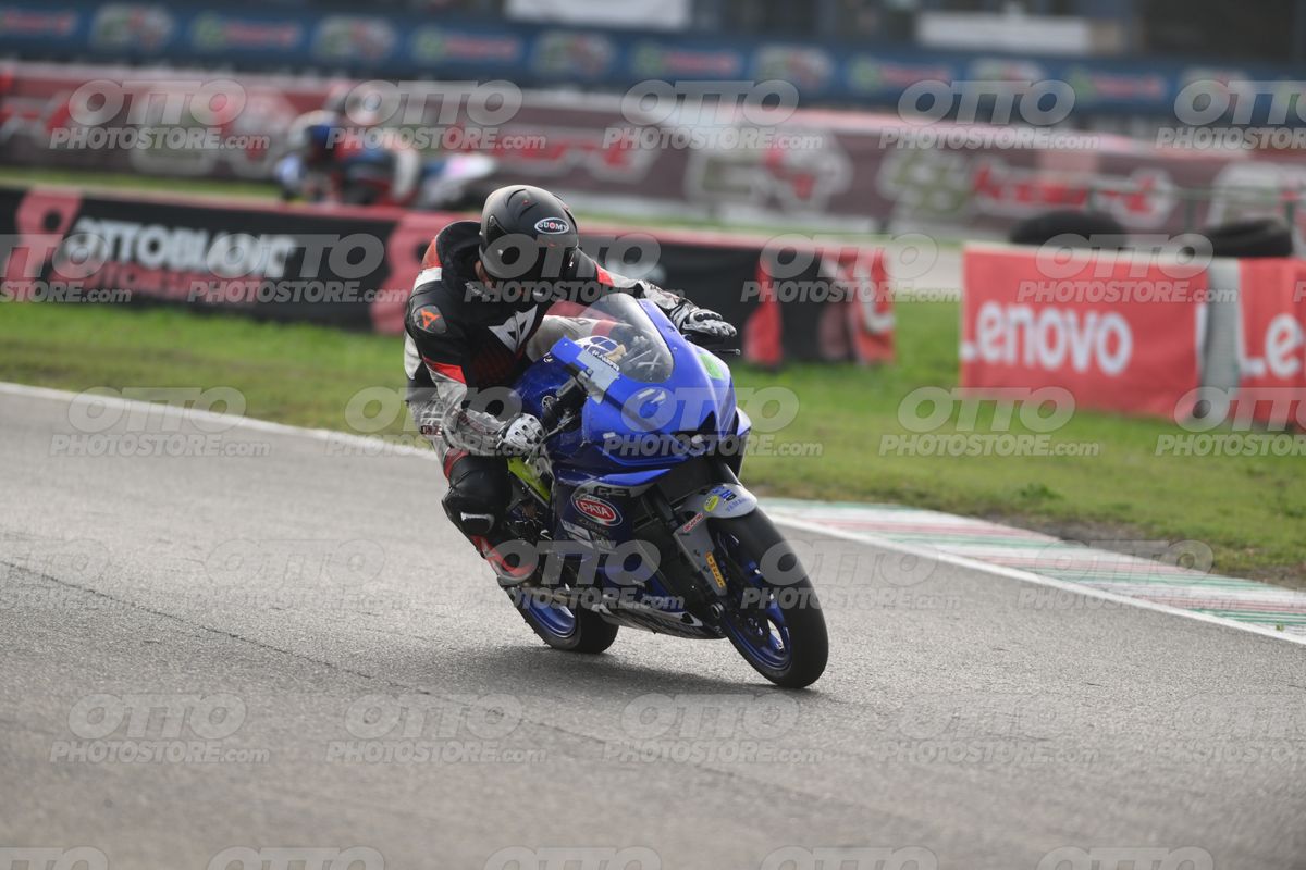 SUPERMOTO 0 YAMAHA R3 · DSH_0406