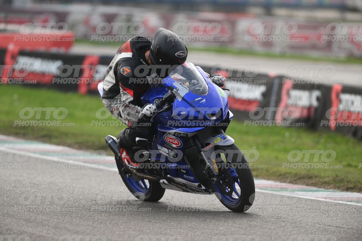 SUPERMOTO 0 YAMAHA R3 · DSH_0408