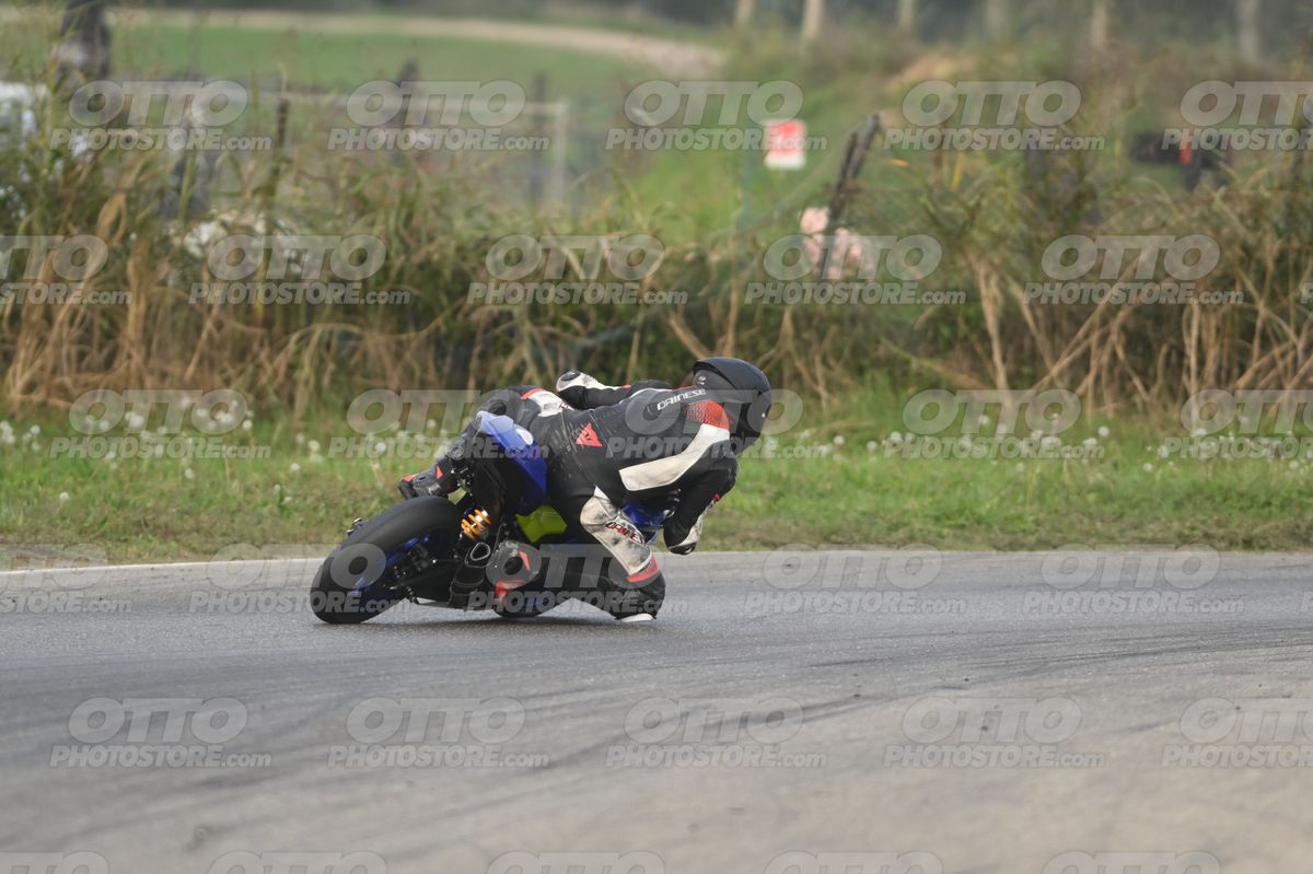 SUPERMOTO 0 YAMAHA R3 · DSH_0409