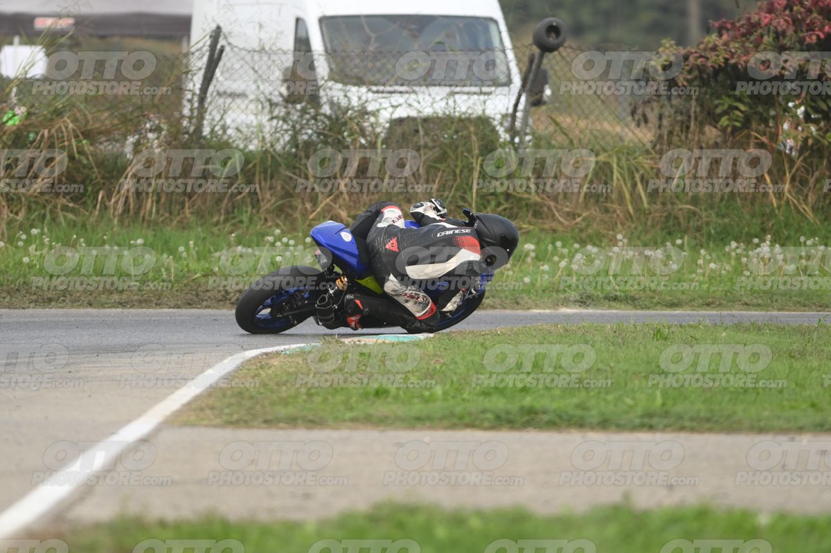 SUPERMOTO 0 YAMAHA R3 · DSH_0412
