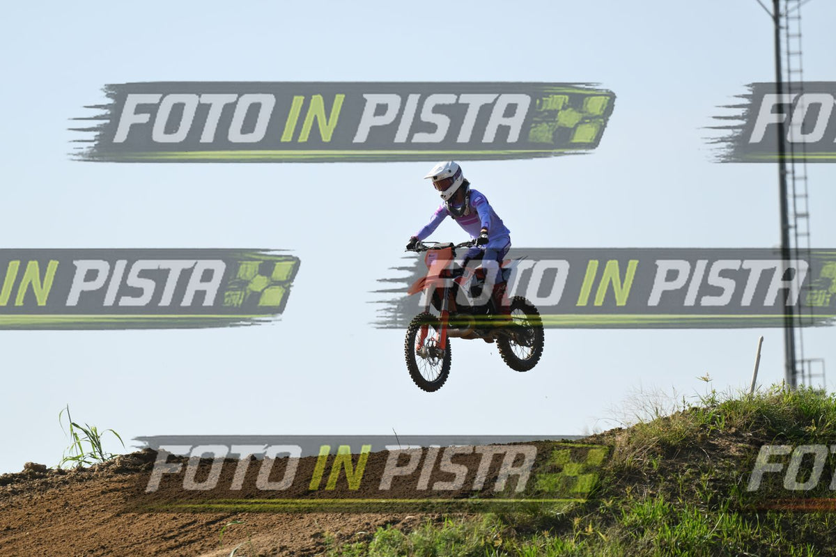 KTM - PURPLE SUITE WHITE HELMET · DSH_0422