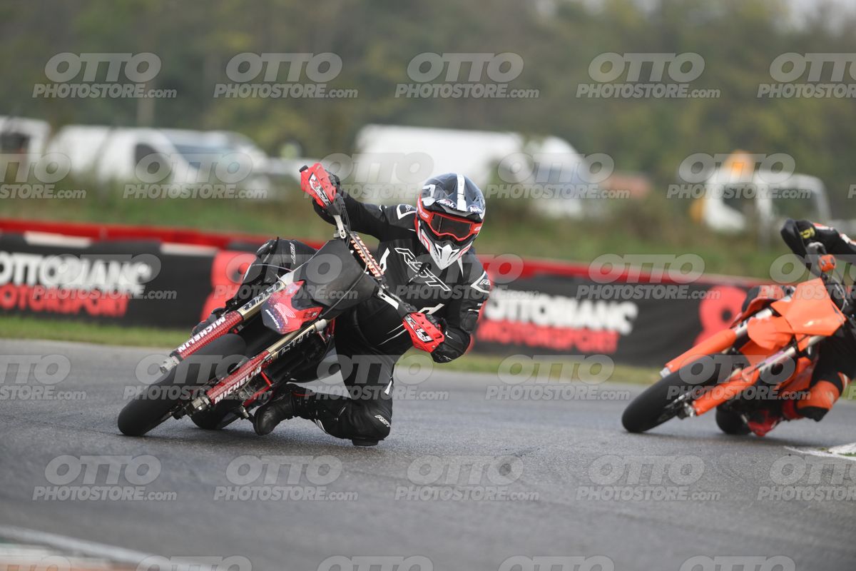 SUPERMOTO 0 RST all black · DSH_0427
