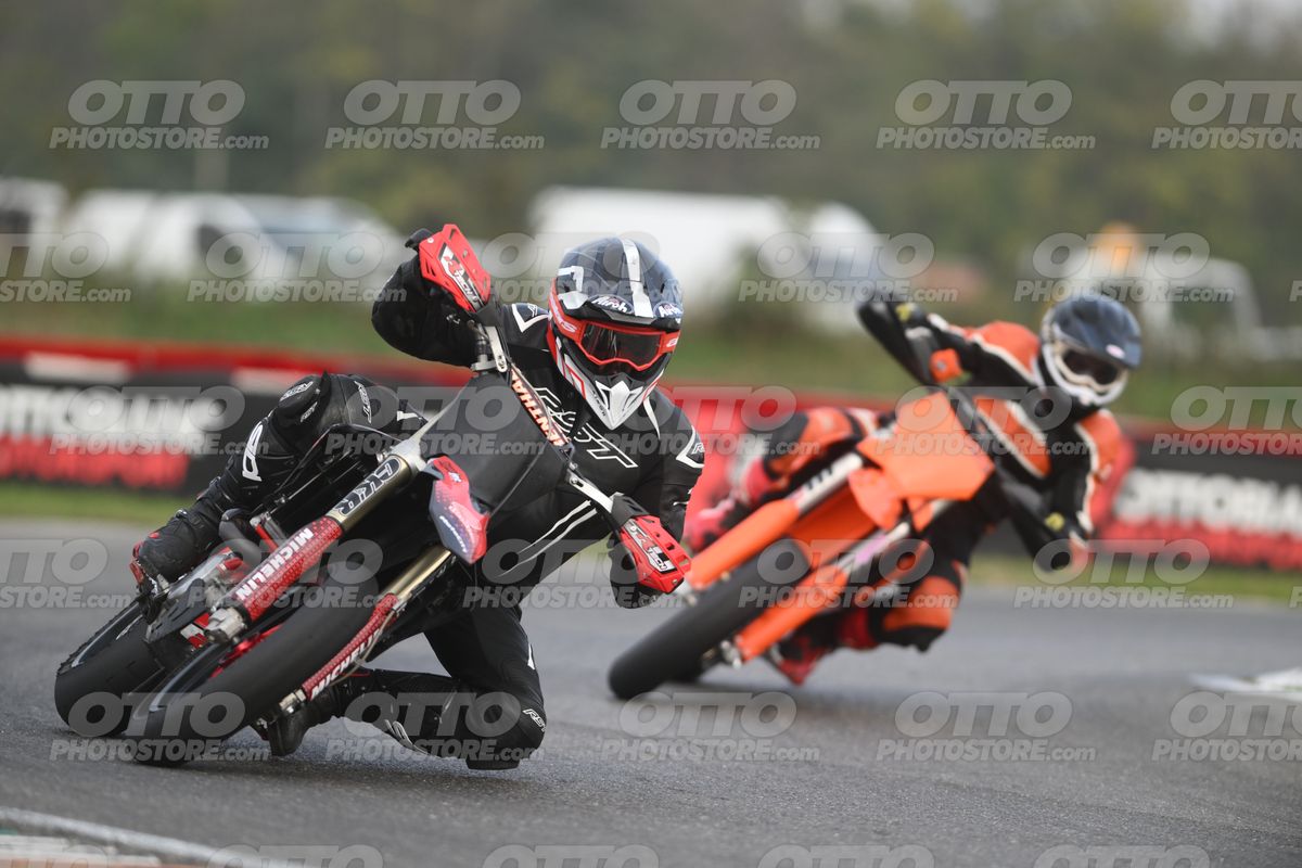 SUPERMOTO 0 RST all black · DSH_0429