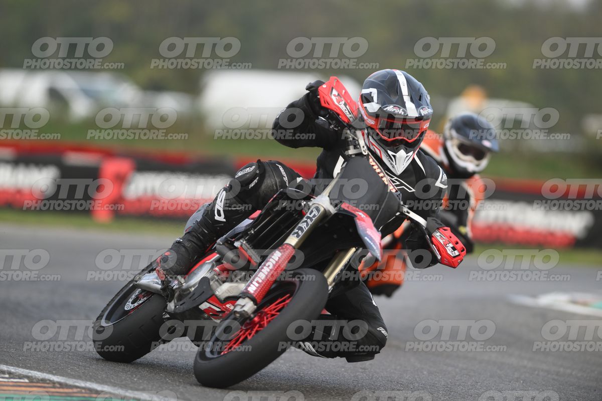 SUPERMOTO 0 RST all black · DSH_0430