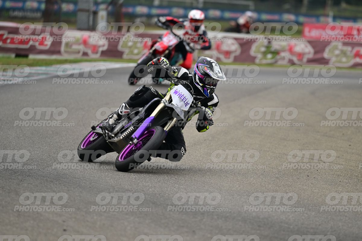 SUPERMOTO WHEELE · DSH_0437