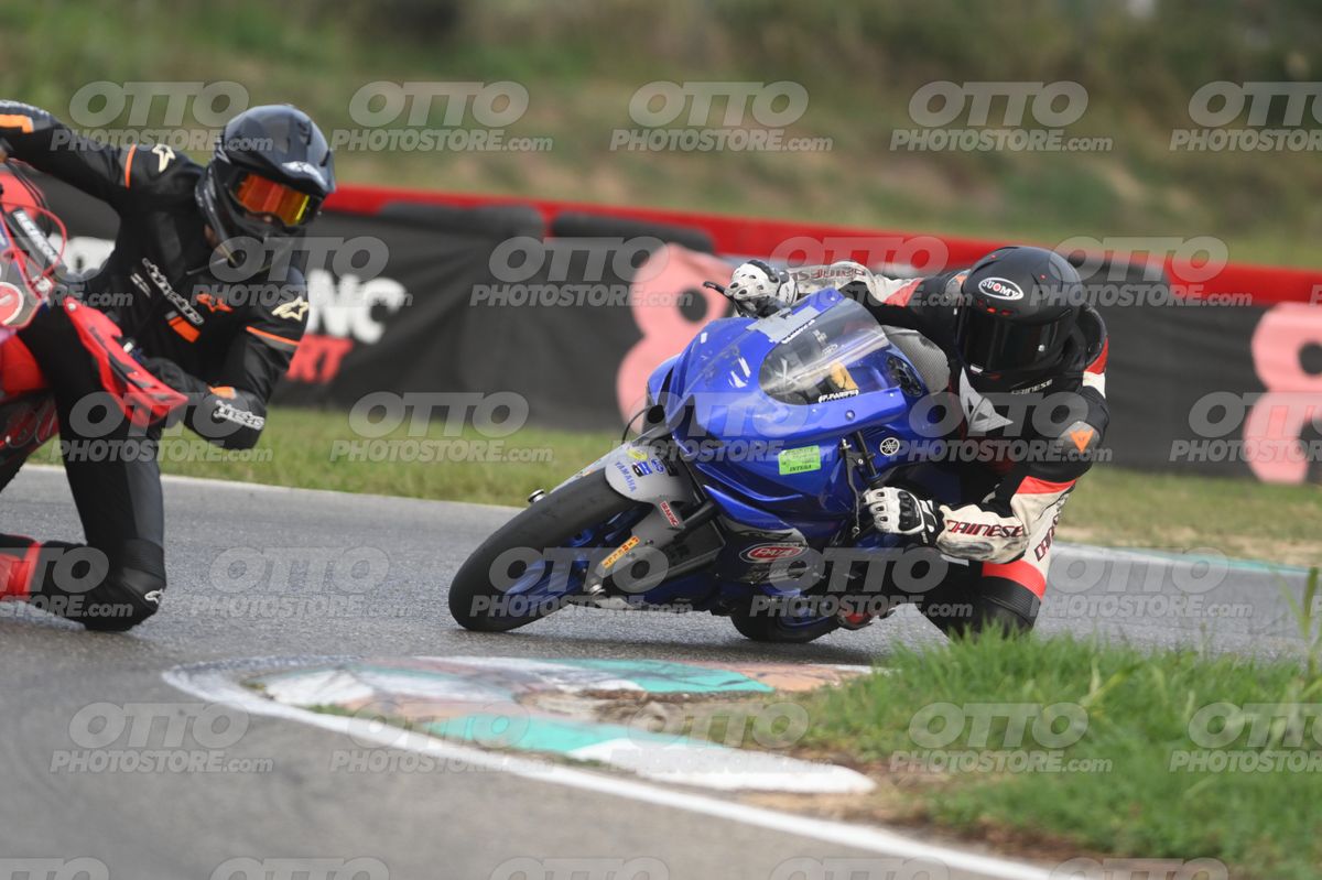 SUPERMOTO 0 YAMAHA R3 · DSH_0445