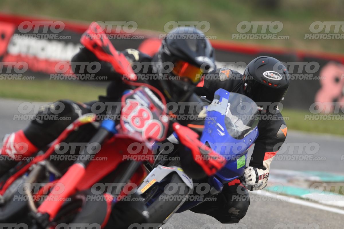 SUPERMOTO 0 YAMAHA R3 · DSH_0450