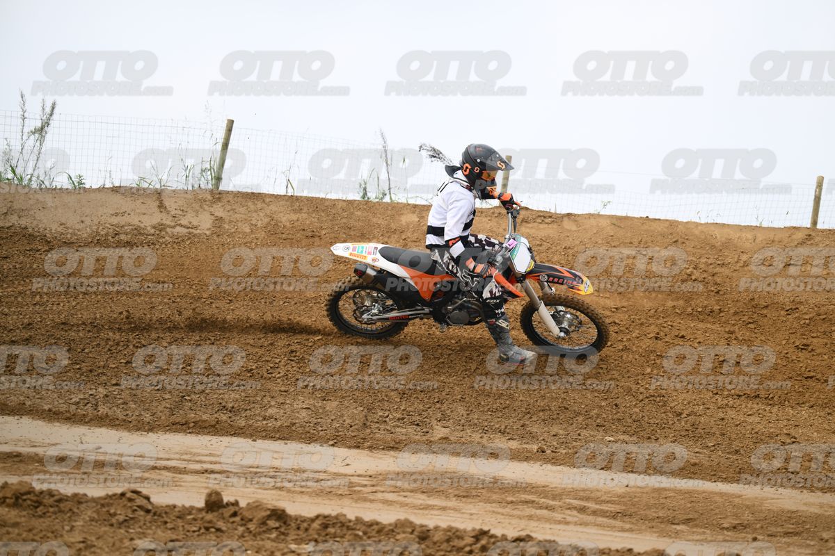 KTM ORANGE WHITE - BLACK WHITE ORANGE SUIT - BLACK ORANGE HELMET · DSH_0464
