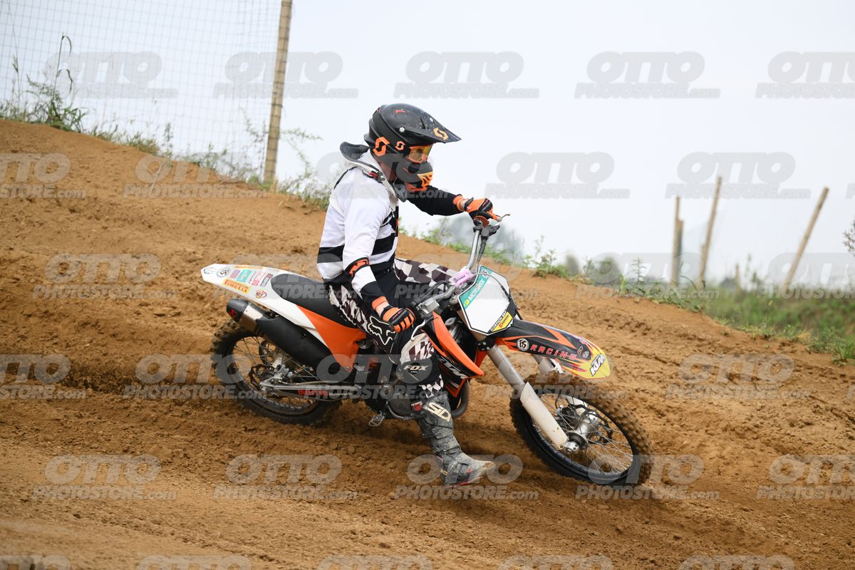 KTM ORANGE WHITE - BLACK WHITE ORANGE SUIT - BLACK ORANGE HELMET · DSH_0470