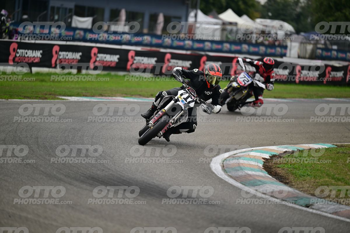 SUPERMOTO 717 · DSH_0474