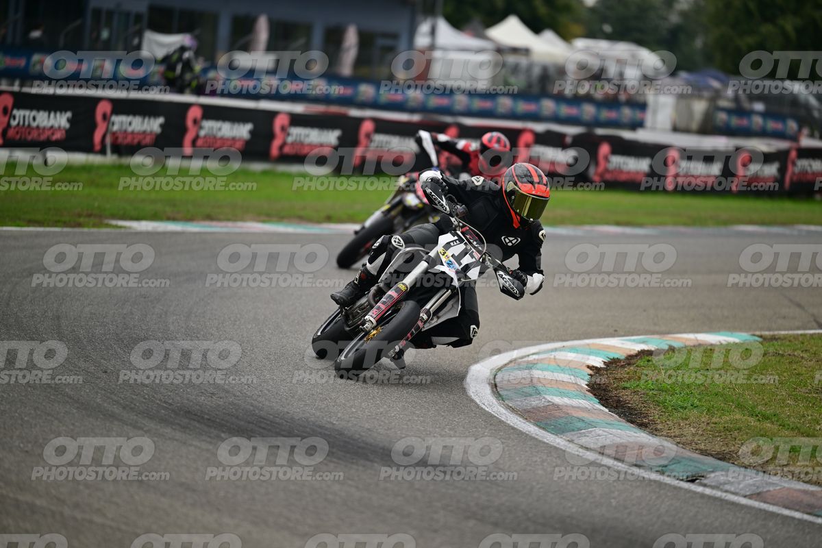 SUPERMOTO 717 · DSH_0475