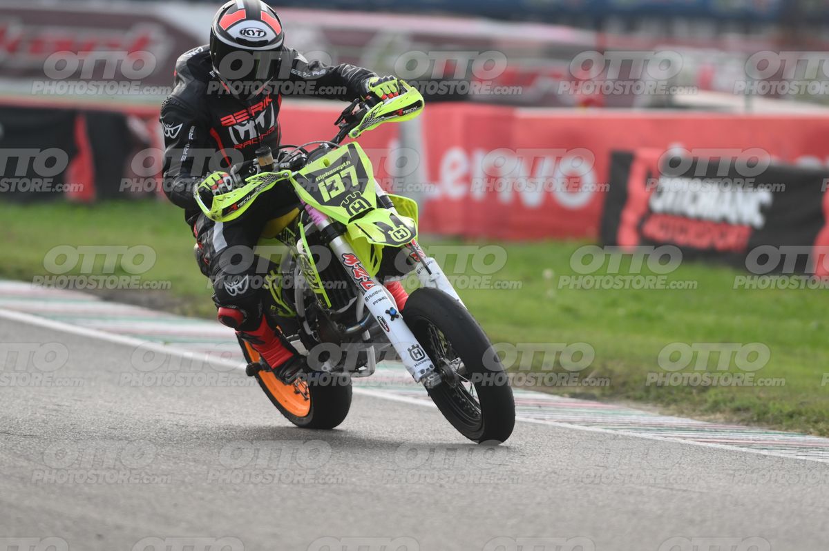 SUPERMOTO 137 · DSH_0485