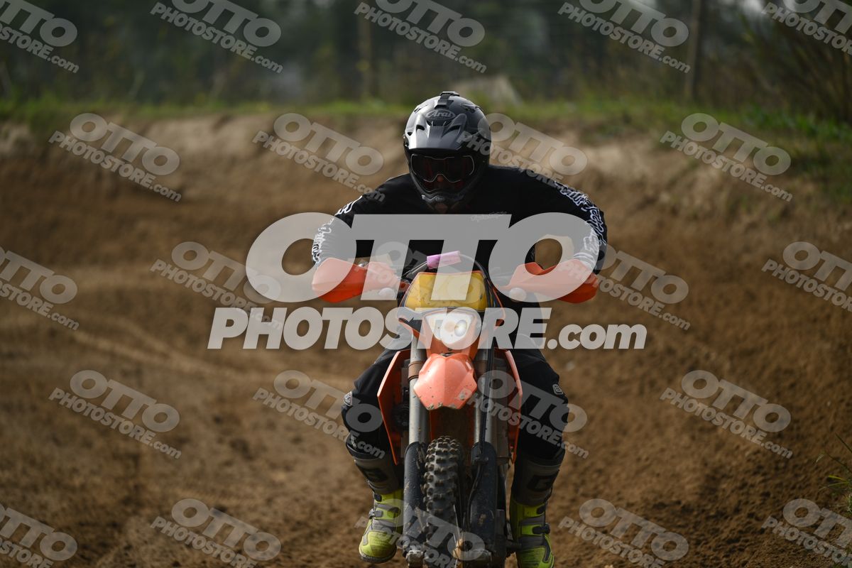 KTM EXC ORANGE - BLACK SUIT WITH WHITE GRAPHICS - BLACK HELMET WITH GOGGLES - FLUO YELLOW BOOTS · DSH_0492