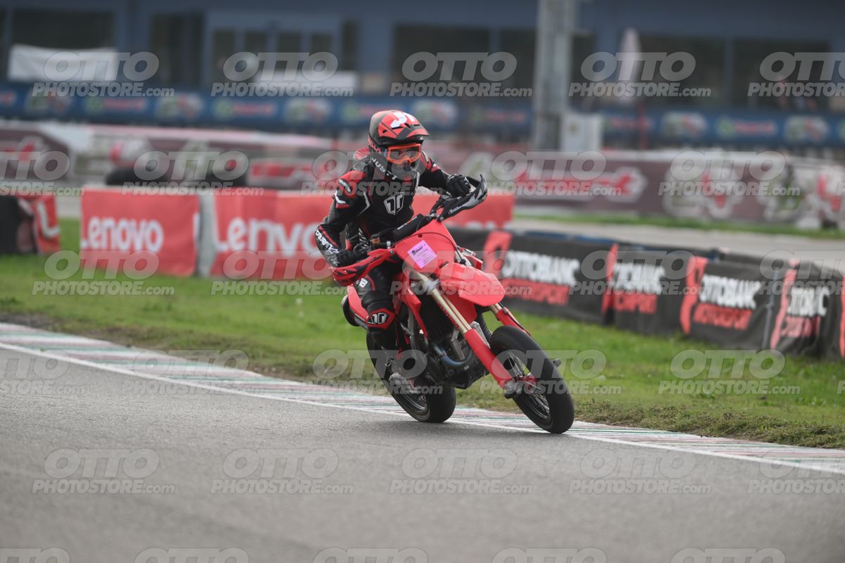 SUPERMOTO 0 BLACK RED CRF · DSH_0493