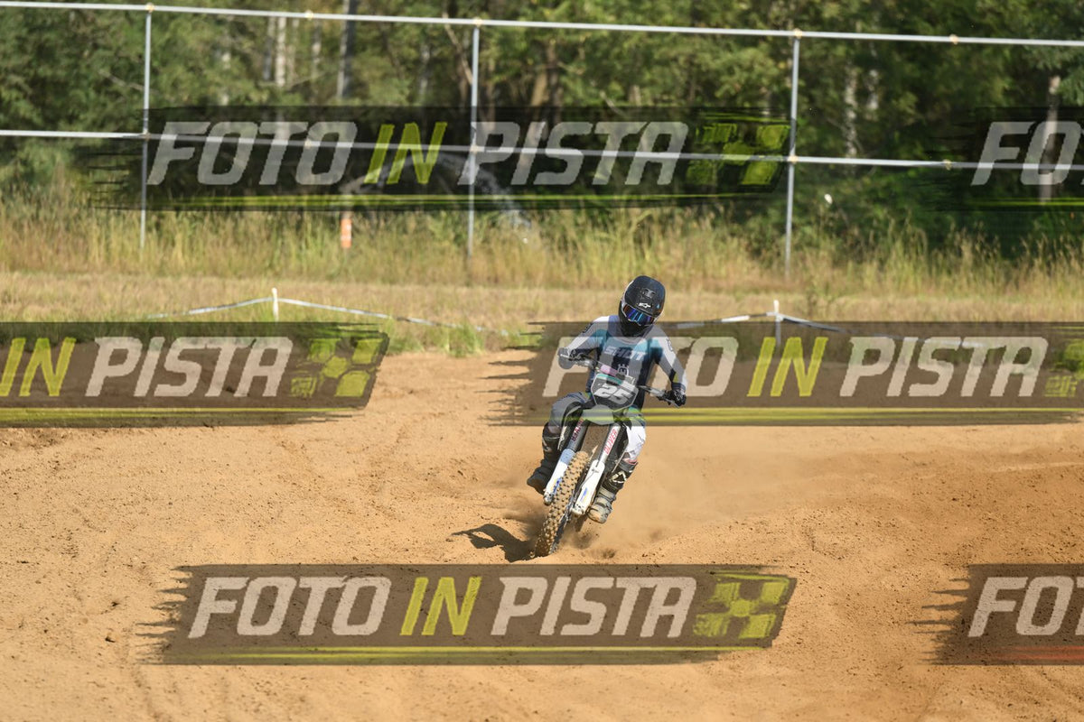25 · DSH_0493