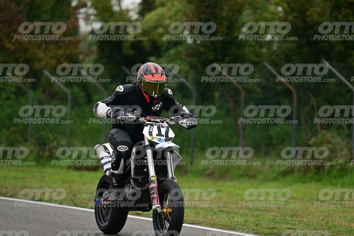 SUPERMOTO 717 · DSH_0495