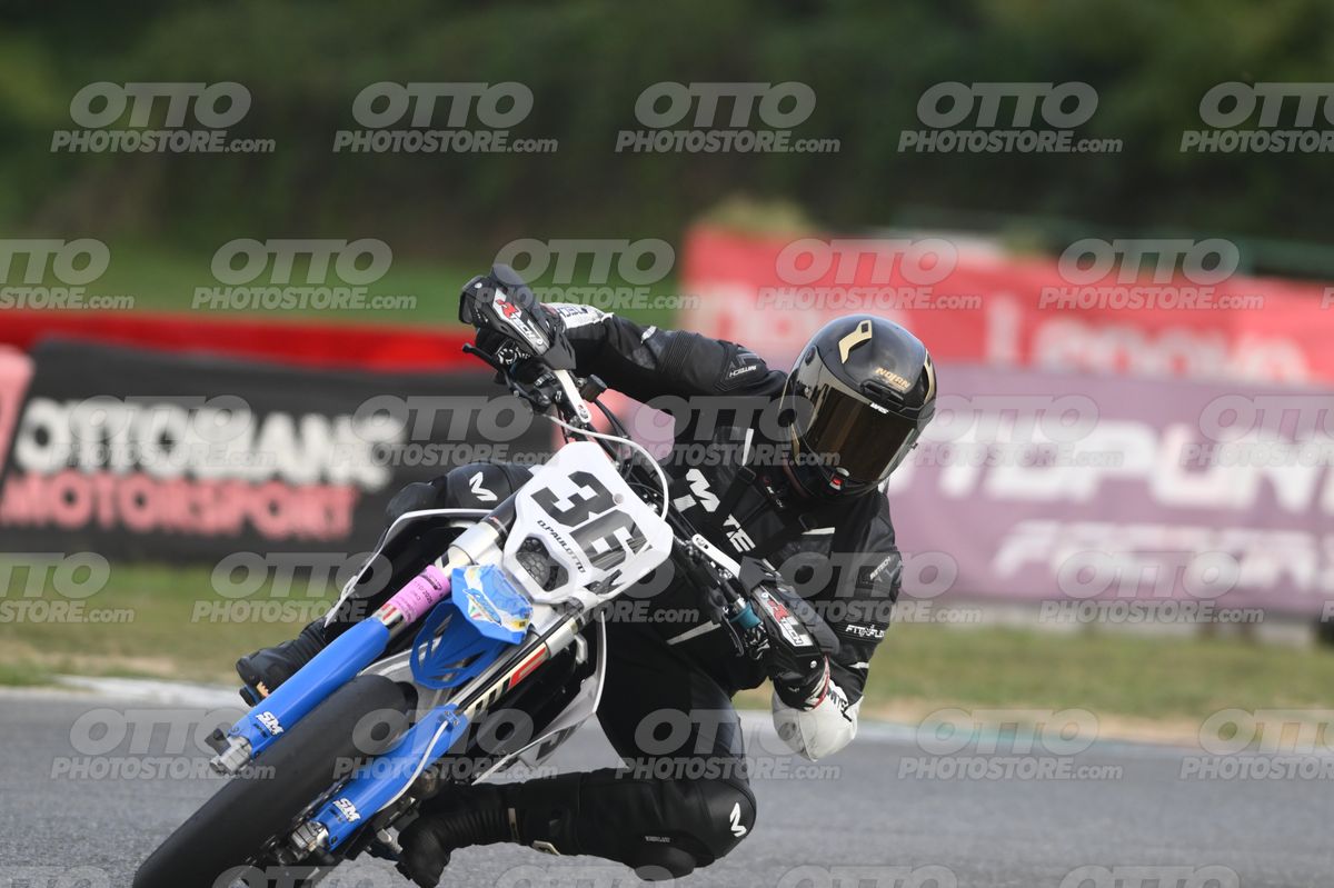 SUPERMOTO 36 · DSH_0505