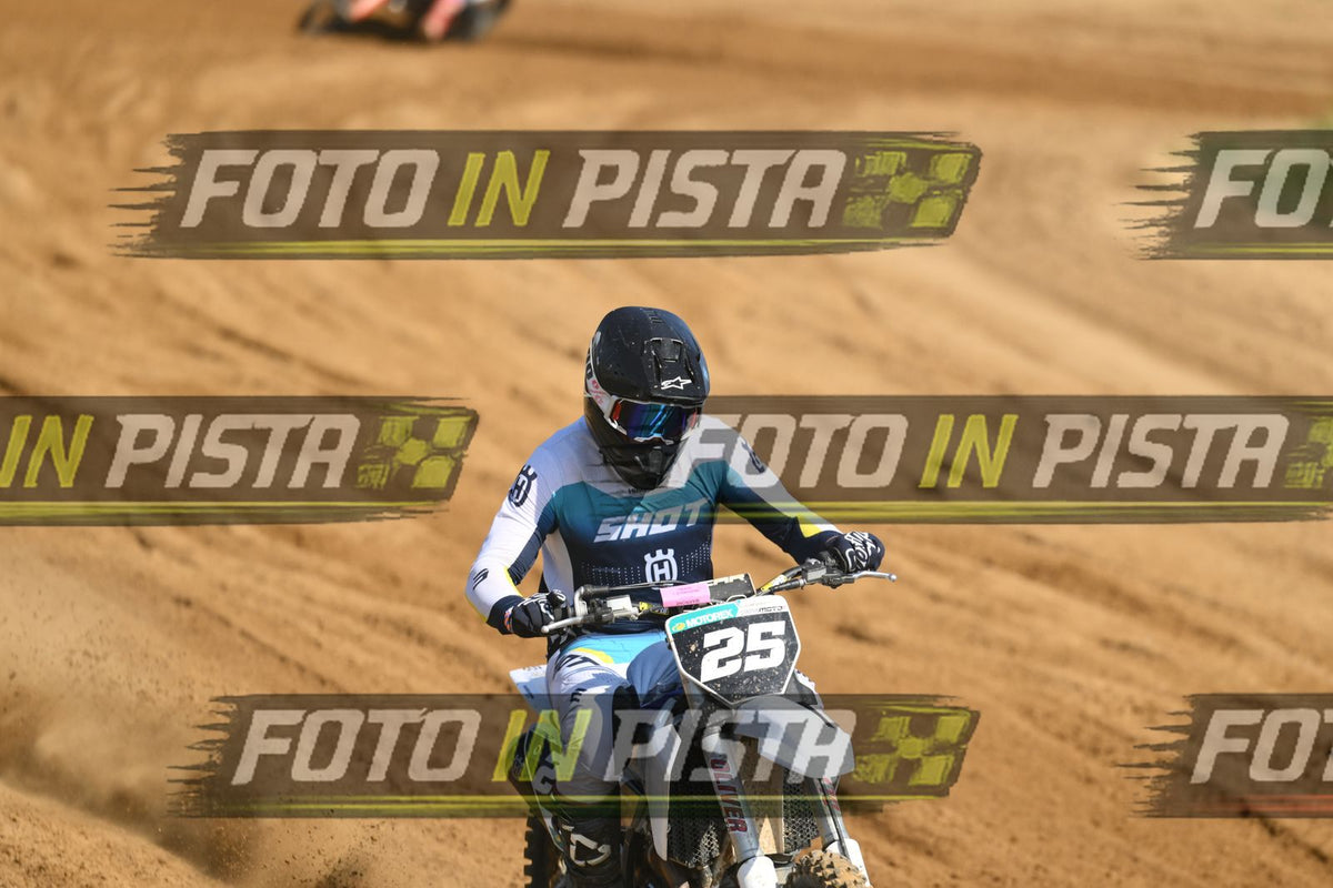 25 · DSH_0512