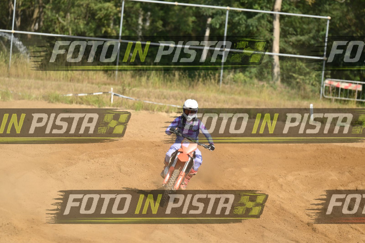 KTM - PURPLE SUITE WHITE HELMET · DSH_0513