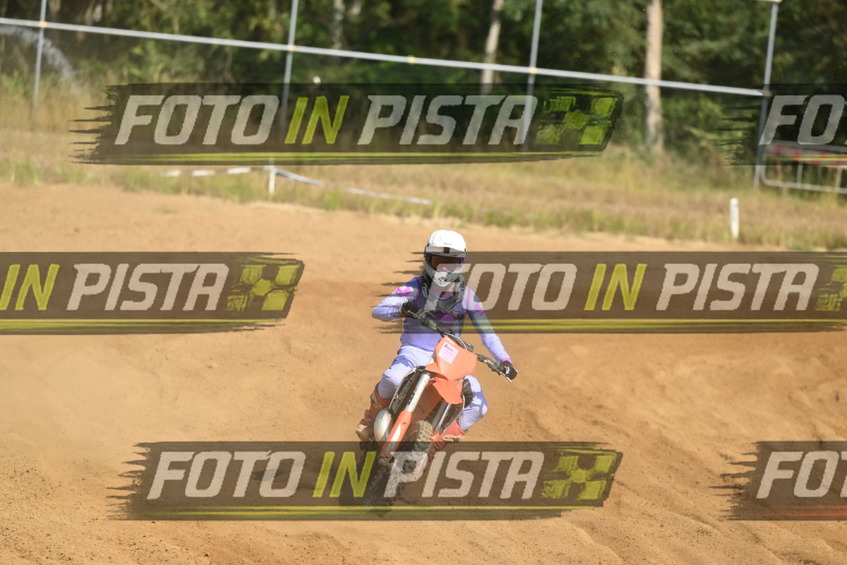 KTM - PURPLE SUITE WHITE HELMET · DSH_0515