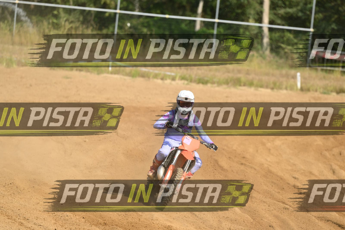 KTM - PURPLE SUITE WHITE HELMET · DSH_0516