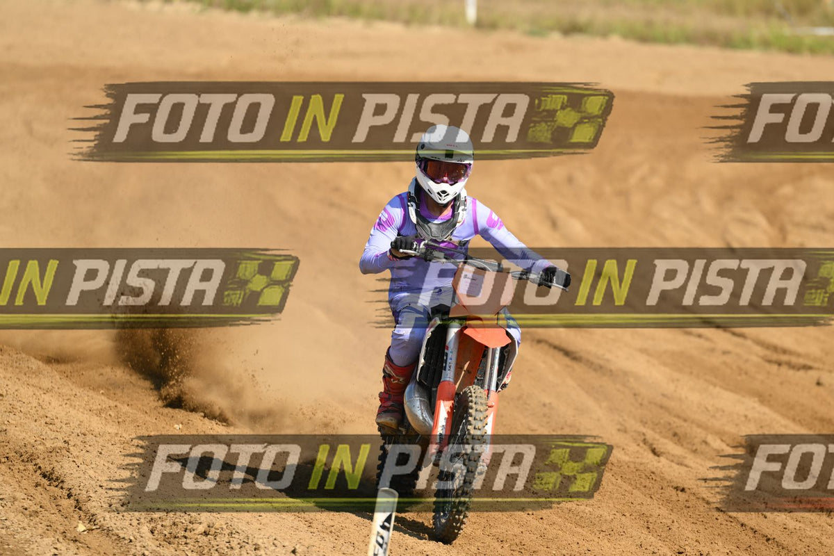 KTM - PURPLE SUITE WHITE HELMET · DSH_0520