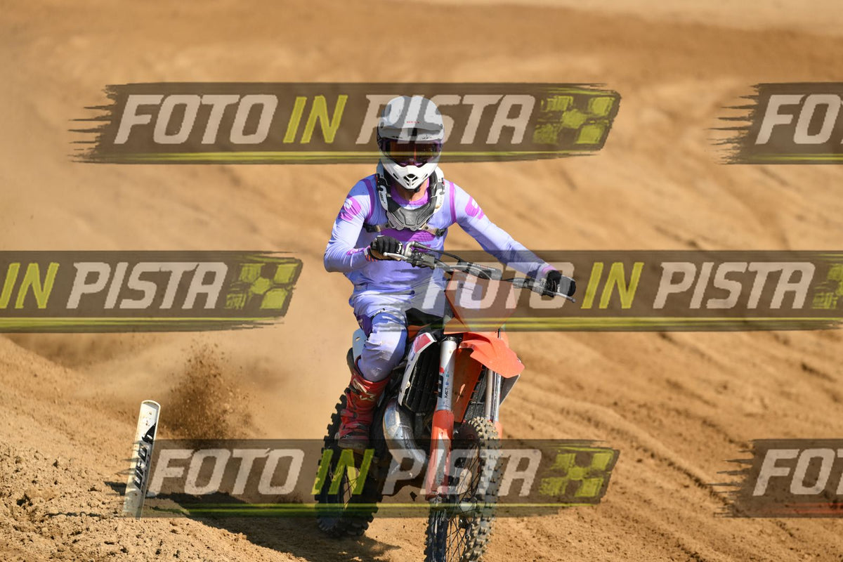 KTM - PURPLE SUITE WHITE HELMET · DSH_0522