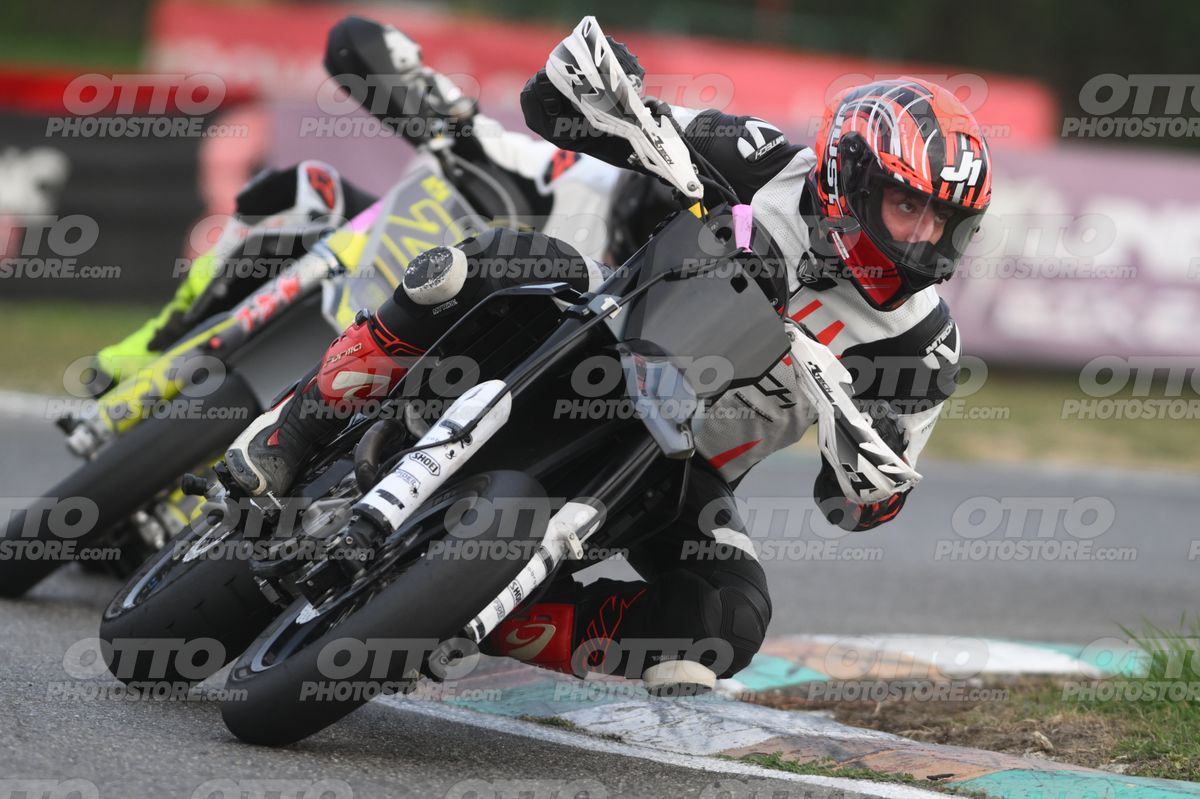 SUPERMOTO 0 J1 · DSH_0531