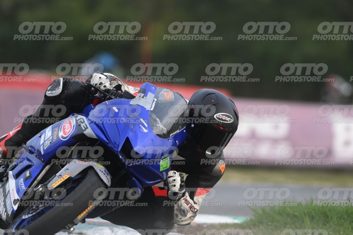 SUPERMOTO 0 YAMAHA R3 · DSH_0540