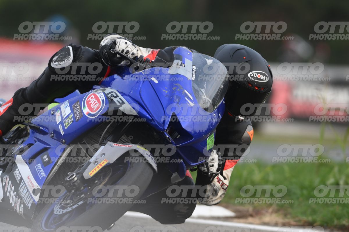 SUPERMOTO 0 YAMAHA R3 · DSH_0541