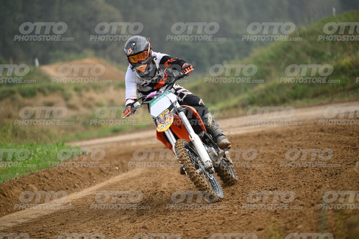 KTM ORANGE WHITE - BLACK WHITE ORANGE SUIT - BLACK ORANGE HELMET · DSH_0542