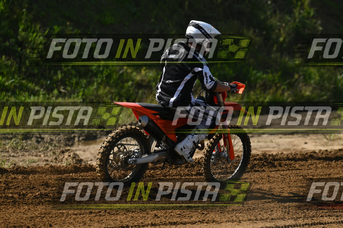KTM - ALPINE BLACK WHITE SUITE · DSH_0552