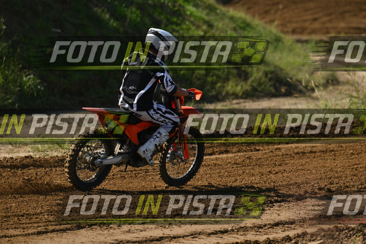 KTM - ALPINE BLACK WHITE SUITE · DSH_0554
