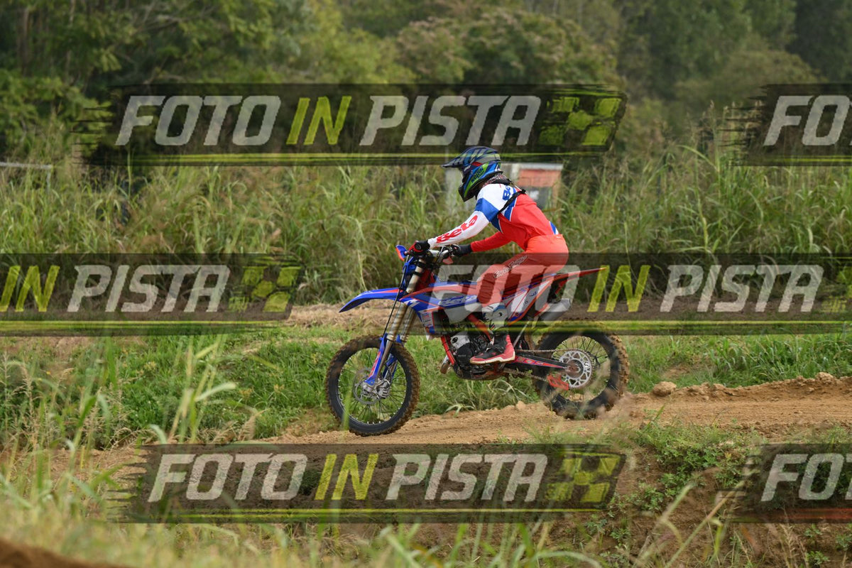 FANTIC RED PINK · DSH_0555