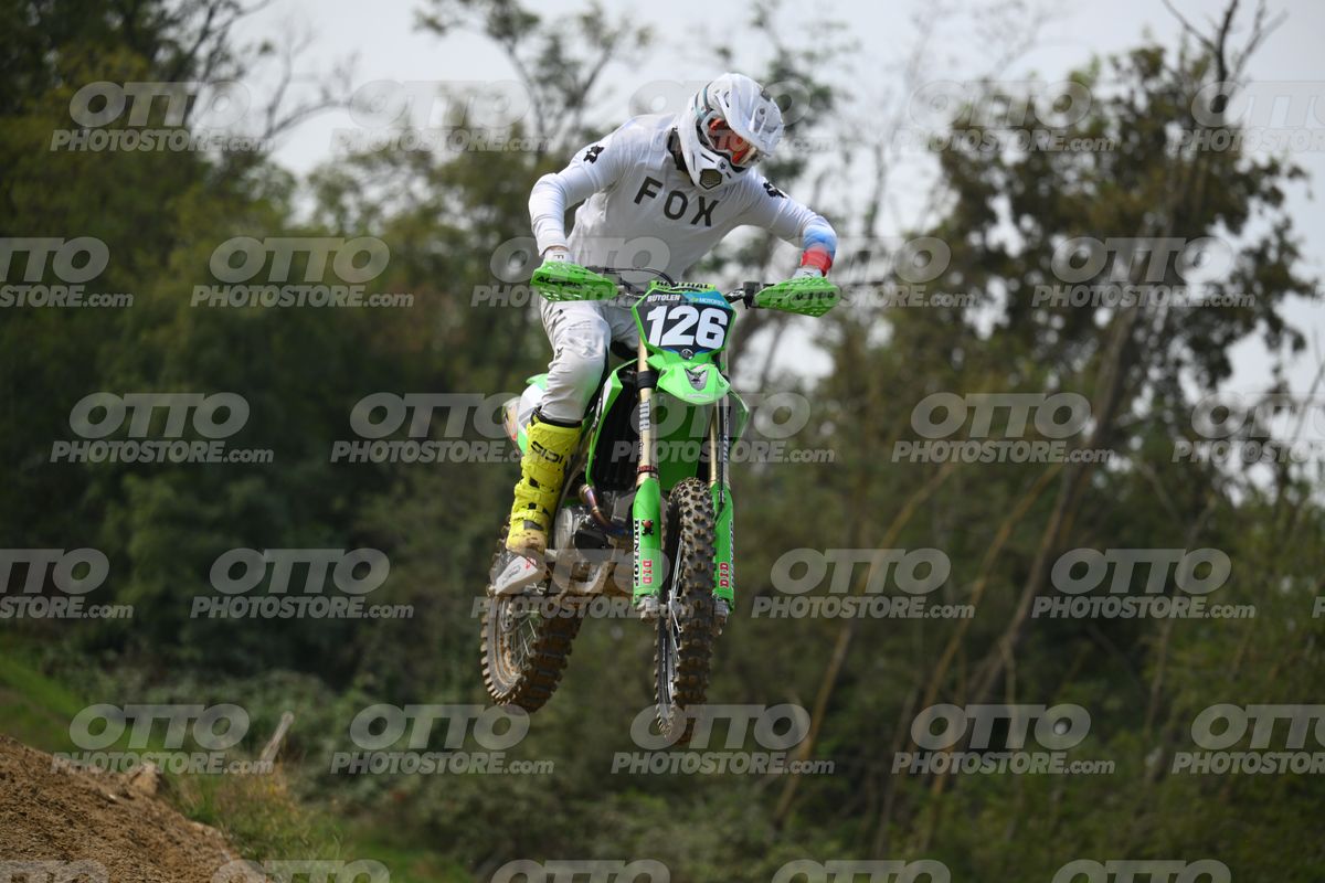 126 · DSH_0560