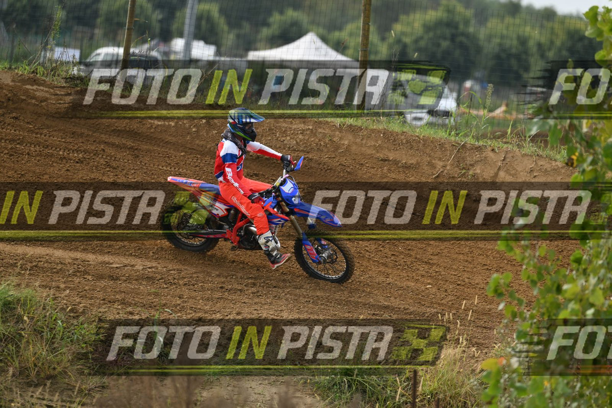 FANTIC RED PINK · DSH_0578