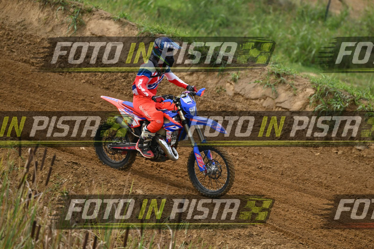 FANTIC RED PINK · DSH_0579