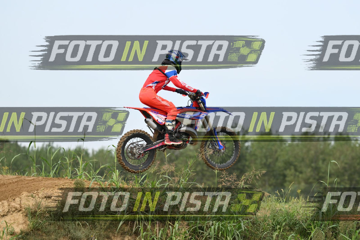 FANTIC RED PINK · DSH_0587