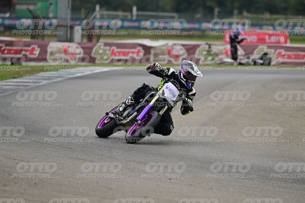 SUPERMOTO WHEELE · DSH_0589
