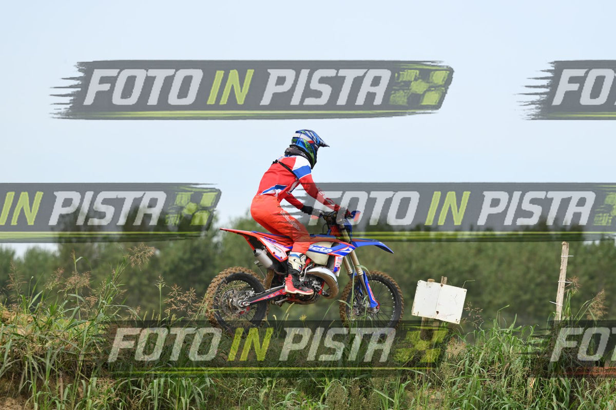 FANTIC RED PINK · DSH_0590