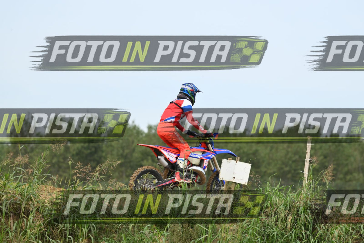 FANTIC RED PINK · DSH_0591