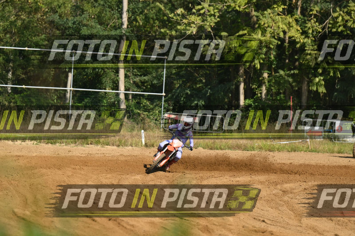 KTM - PURPLE SUITE WHITE HELMET · DSH_0608