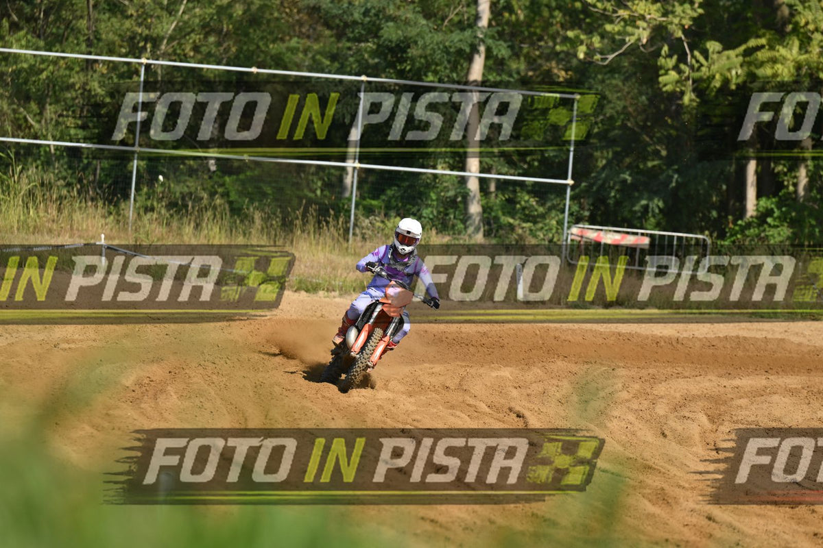 KTM - PURPLE SUITE WHITE HELMET · DSH_0616