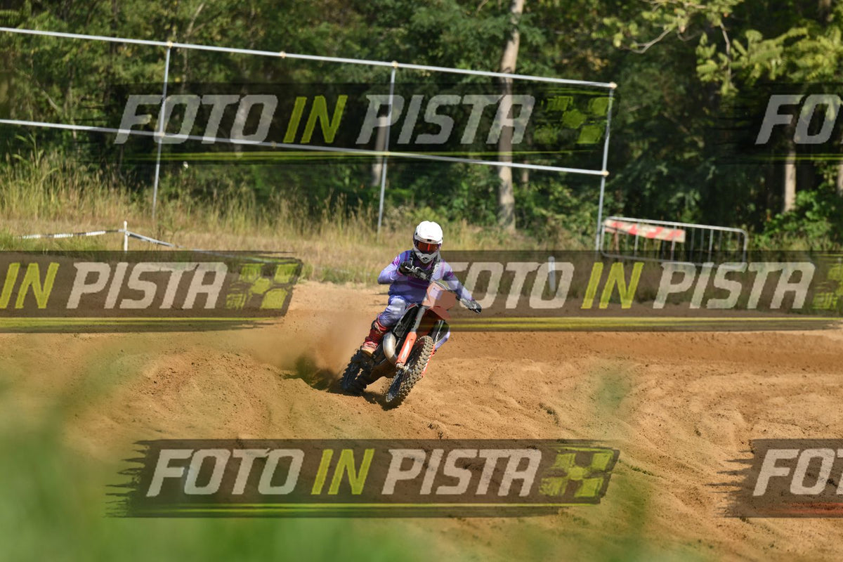 KTM - PURPLE SUITE WHITE HELMET · DSH_0619