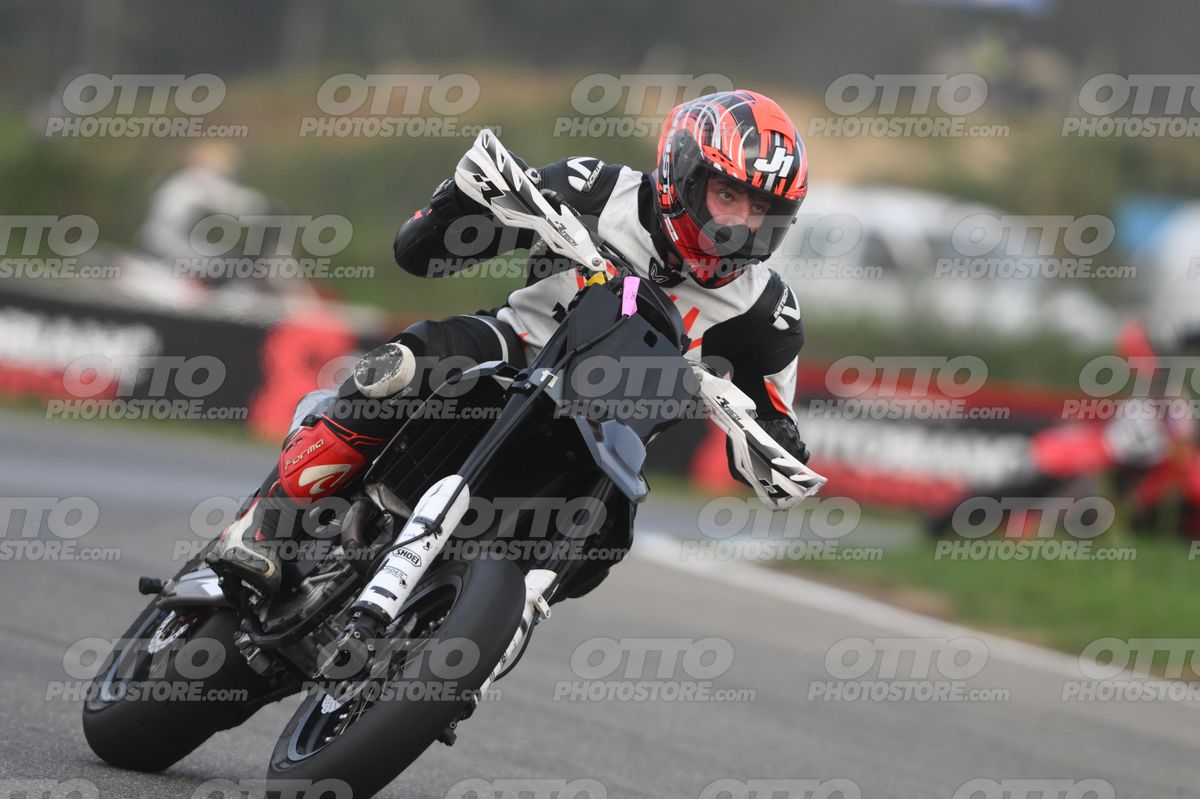 SUPERMOTO 0 J1 · DSH_0636