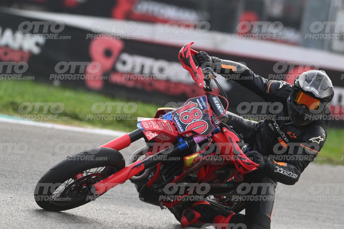 SUPERMOTO 180 · DSH_0644