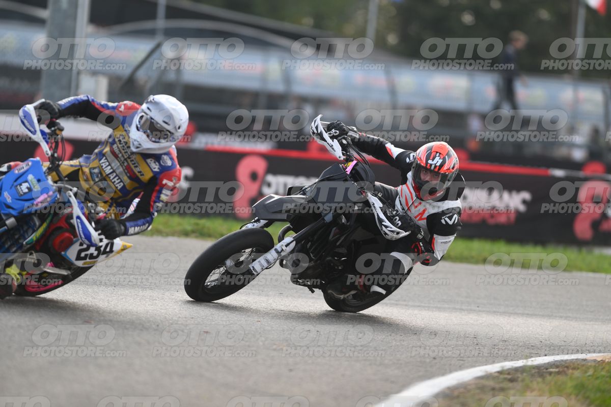 SUPERMOTO 0 J1 · DSH_0649