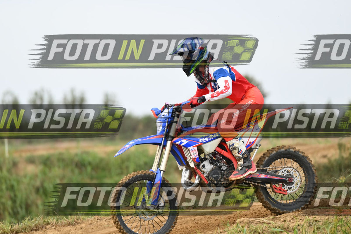 FANTIC RED PINK · DSH_0677