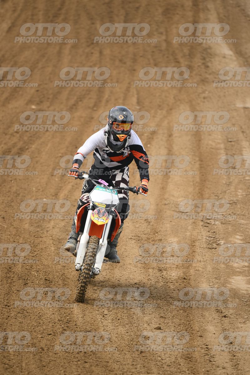 KTM ORANGE WHITE - BLACK WHITE ORANGE SUIT - BLACK ORANGE HELMET · DSH_0677